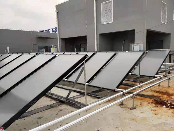 亿家人太阳能和空气能应用在滁州公路改建收费站